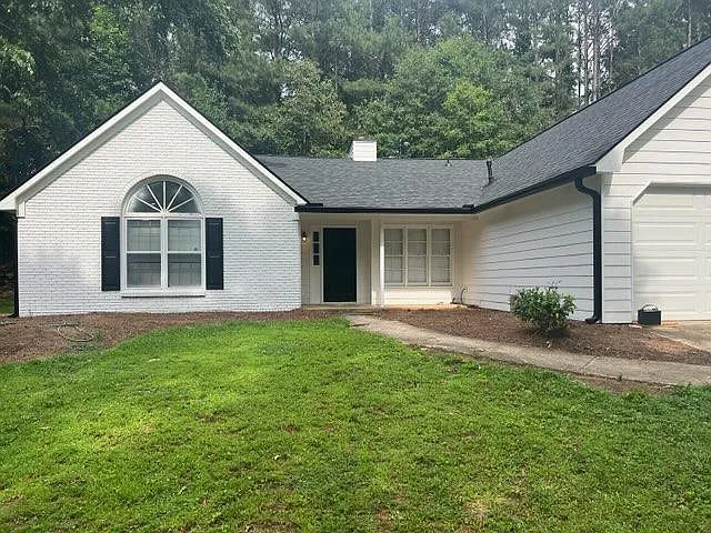 170 Kellie Ln — Photo 2