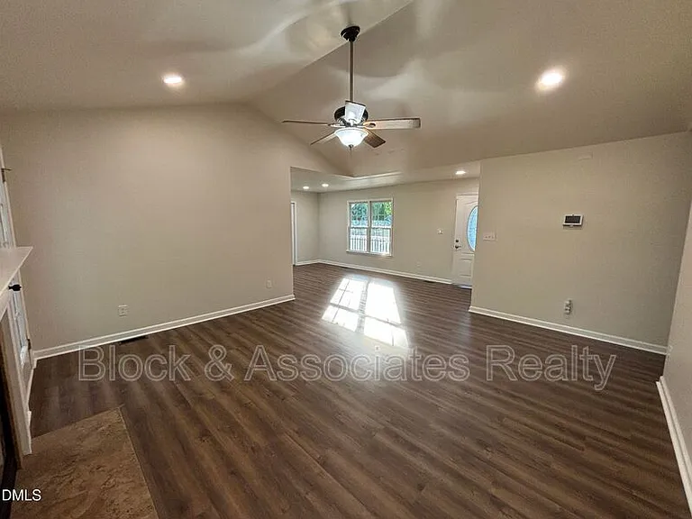 170 Devin Dr — Photo 8