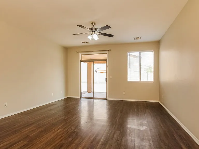 6829 S 68th Ln — Photo 6