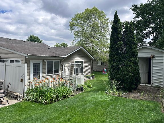 4th image of 4411 W 92nd Pl