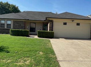 926 Thistle Ridge Ln, Arlington, TX 76017