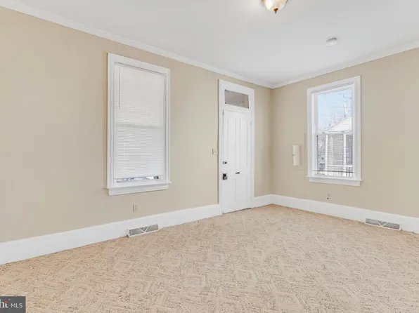 118 8th St, Salem, NJ 08079