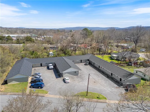 1212 S Dunn Ave, Fayetteville, AR 72701