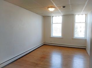 134 W State St, Sycamore, IL 60178