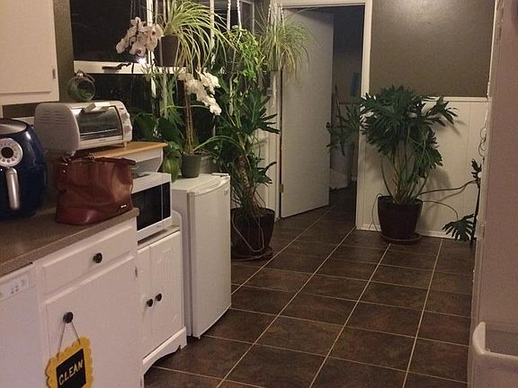 5th image of 1419 Wilshire Dr