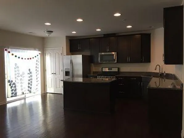 17028 Beveridge Dr, Dumfries, VA 22026