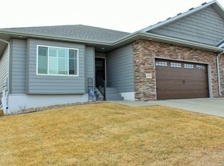 5410 Overlook Ln, Sioux City, IA 51106