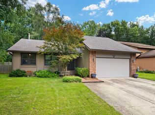1059 N Old Mill Rd, Palatine, IL 60067