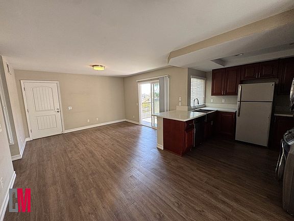 4th image of 7740 Parkway Dr #806