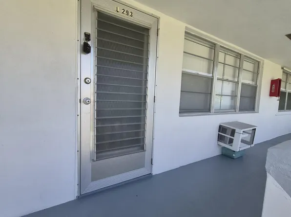 293 Sheffield St E, Wellington, FL