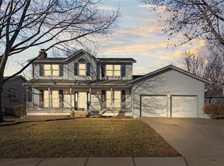 1512 SE Long Pl, Lees Summit, MO 64063