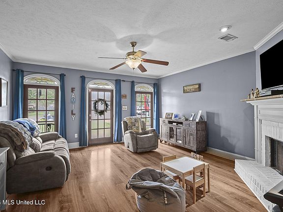 5th image of 1228 Crossview Ct