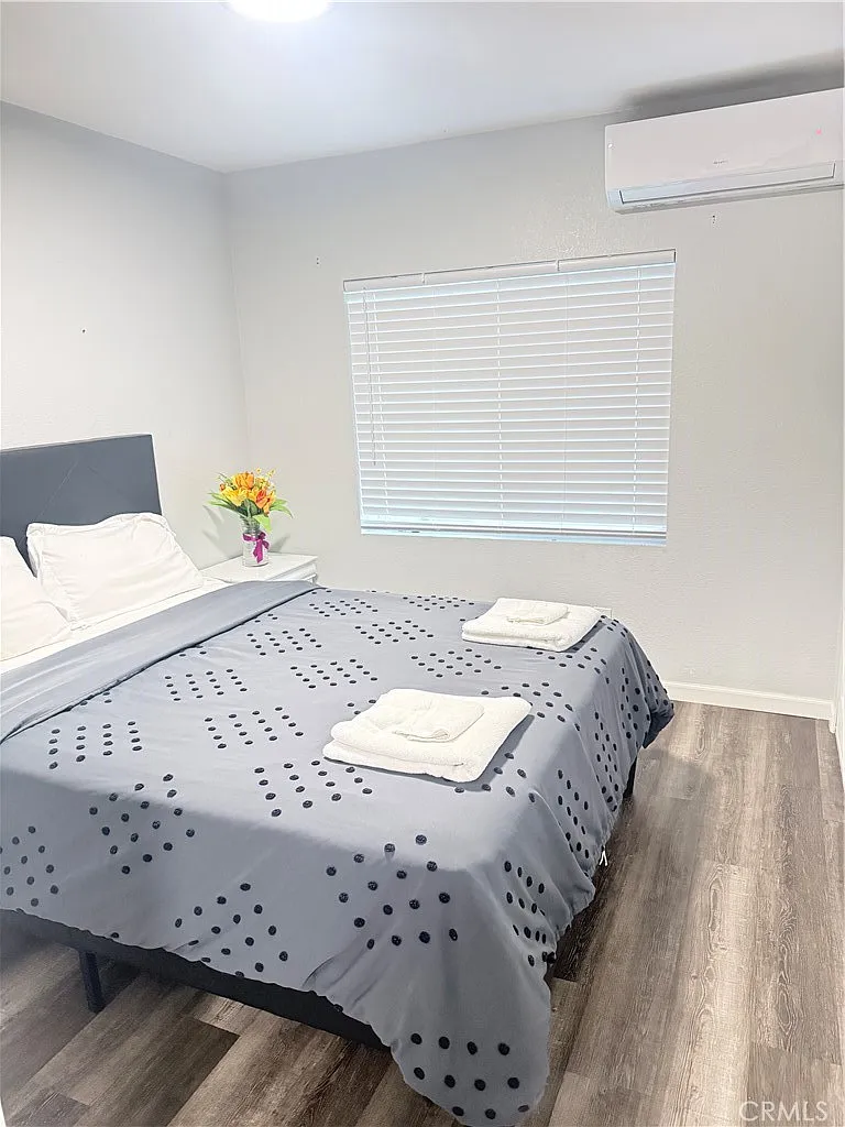 2 bed, 500 sqft, $2,200 — Photo 4