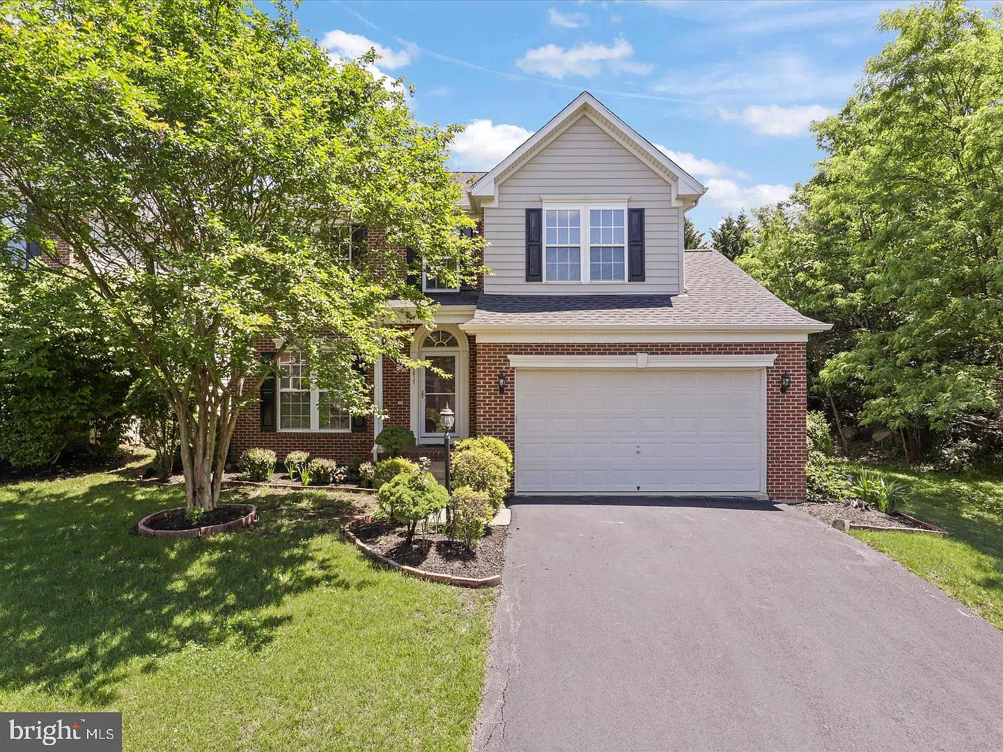 4 bed, 3.5 bath, 3721 sqft, $4,650 — Photo 1
