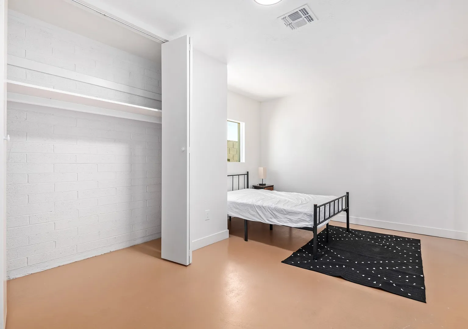6201 W Indianola Ave - Room 3 — Photo 3