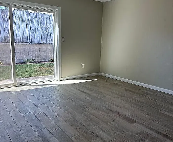 24355 La Glorita Cir — Photo 7