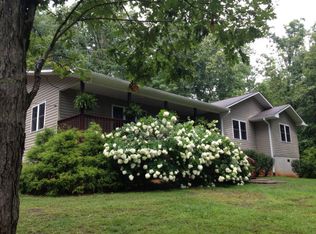 147 Woodland Cove Rd, Franklin, NC 28734