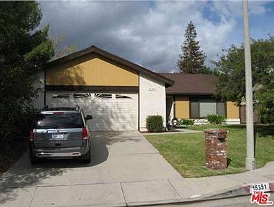 1st image of 15351 Larkspur St
