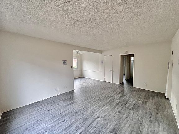 4th image of 234 W Elm Ave #D