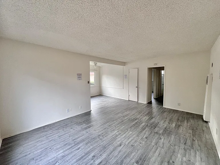 234 W Elm Ave #D — Photo 4