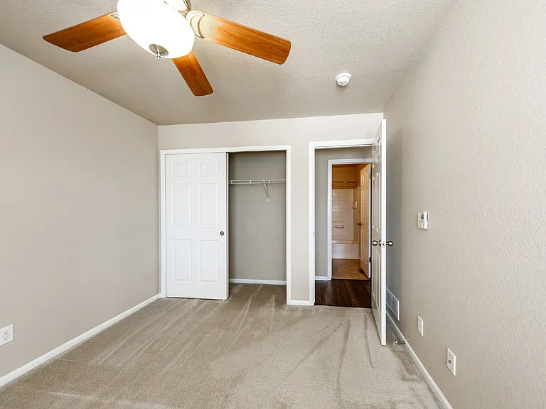 6104 Hayfield Pl — Photo 32