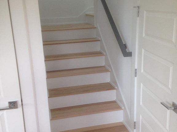 Stairs to 2 beds/baths