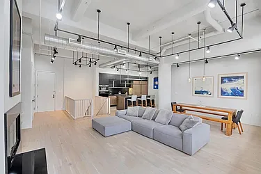 360 Furman Street, #202