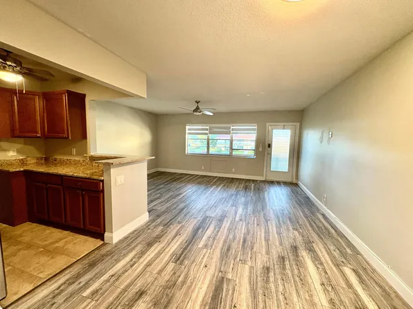 111 Waltham E, West Palm Beach, FL 33417