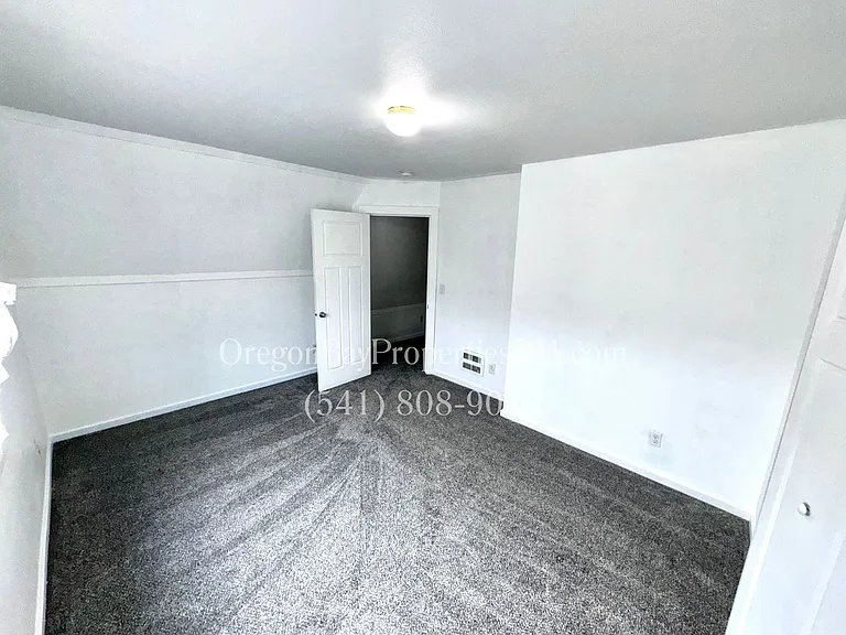 1596 McPherson St — Photo 11