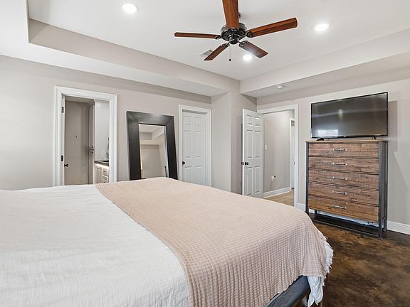 4th image of 21 Westhaven Dr