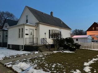 849 Chestnut St, Wyandotte, MI 48192