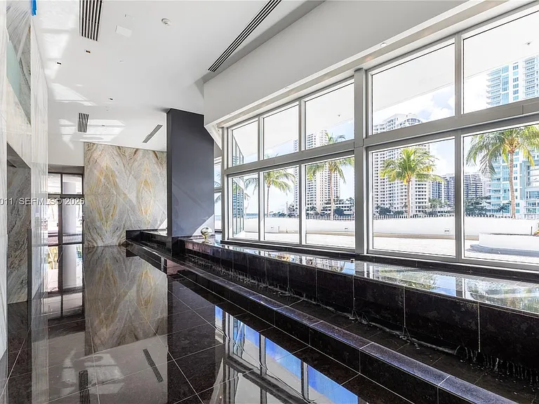 325 Biscayne Blvd #4015 — Photo 29