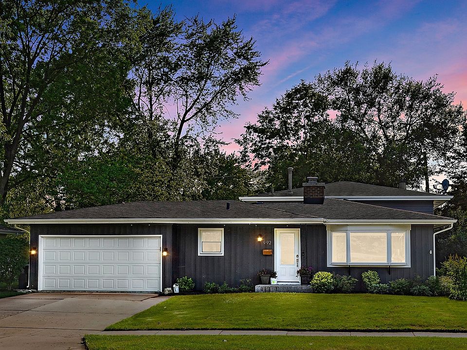 992 N Edgelawn Dr, Aurora, IL 60506 Zillow