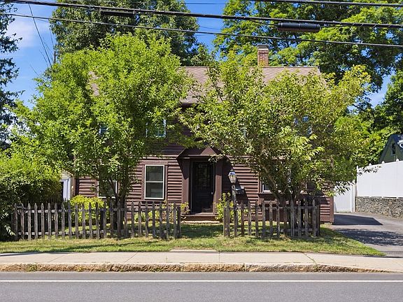 2nd image of 260 Mendon St