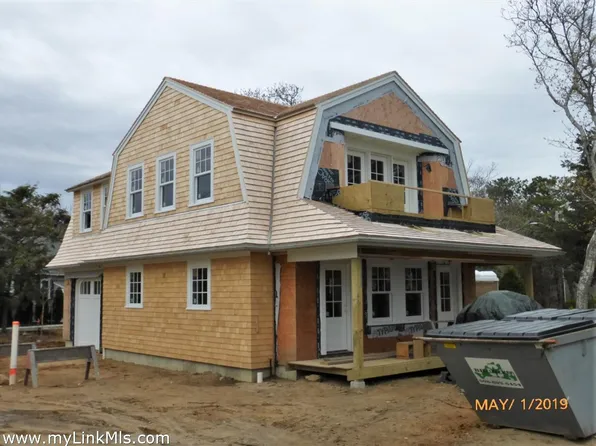 24 Harrison Ave, Oak Bluffs, MA 02557