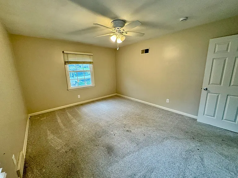 1006 N 49th Ave — Photo 11
