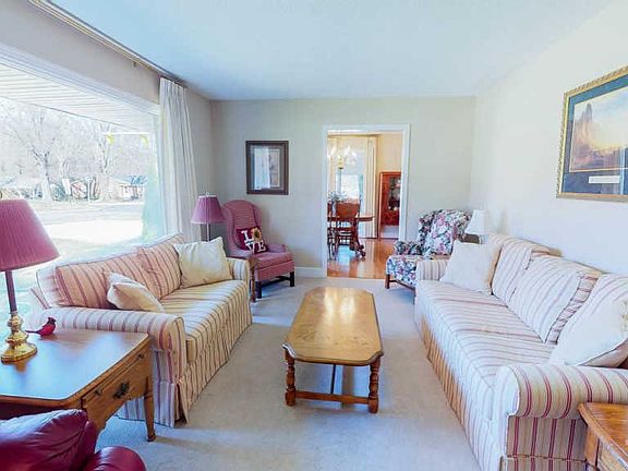 4th image of 102 Crestwood Dr