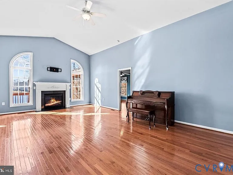 686 Lake Caroline Dr — Photo 20