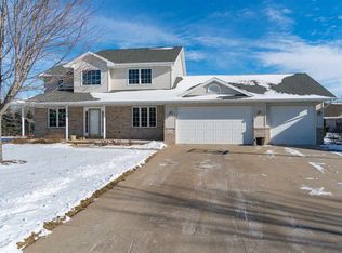4512 Night Sky Ct, Appleton, WI 54913