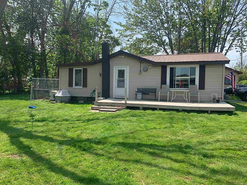 2119 Oak St, Standish, MI 48658 Zillow