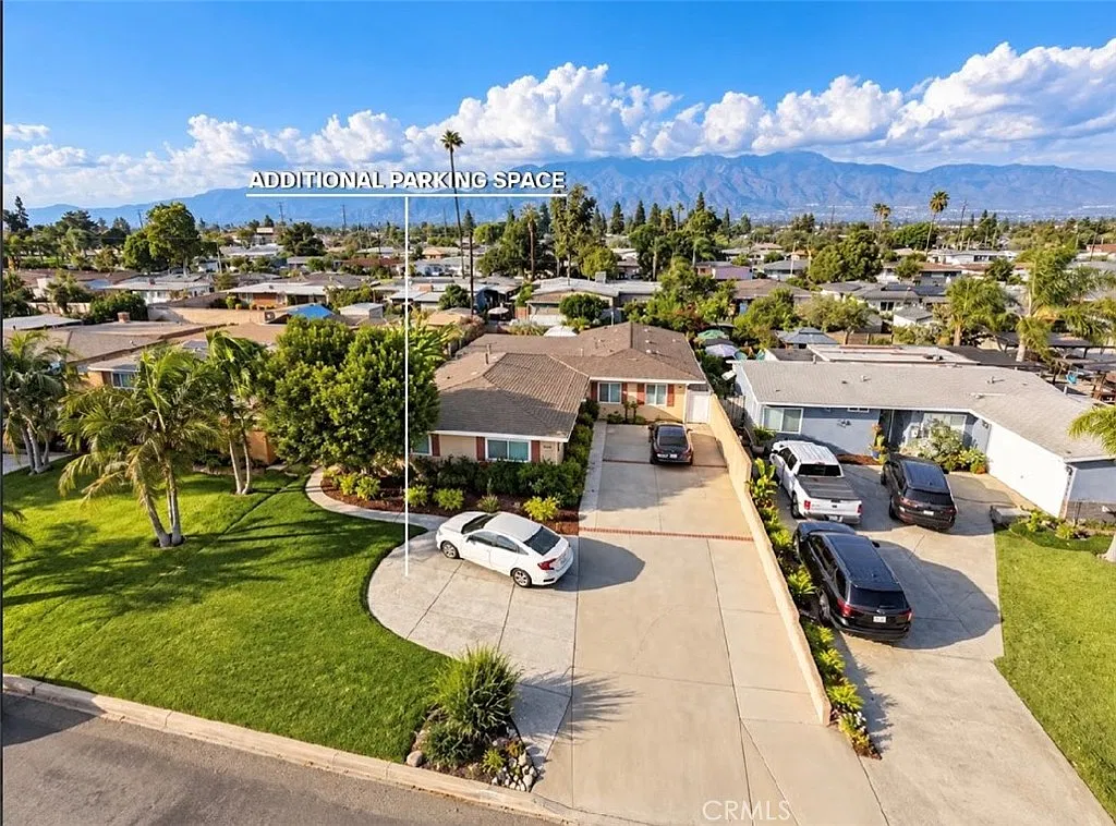 2 bed, 500 sqft, $2,300 — Photo 4