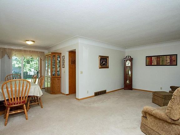 2nd image of 7121 NW 16th St