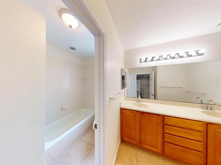6786 Aliso Ave — Photo 27