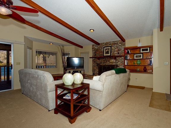 4th image of 325 Riverfront Dr