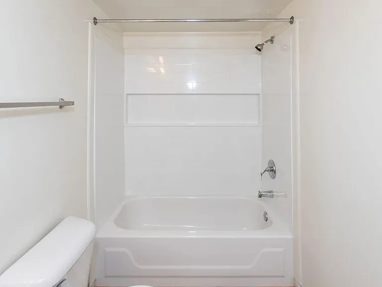 Southwood Apartments — Photo 9