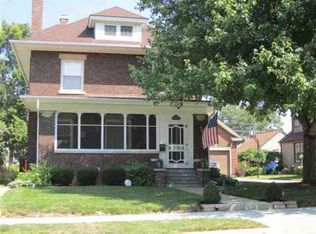 510 W 11th St, Sterling, IL 61081