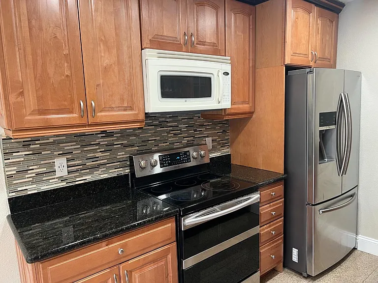 2598 Knightsbridge Ln — Photo 22