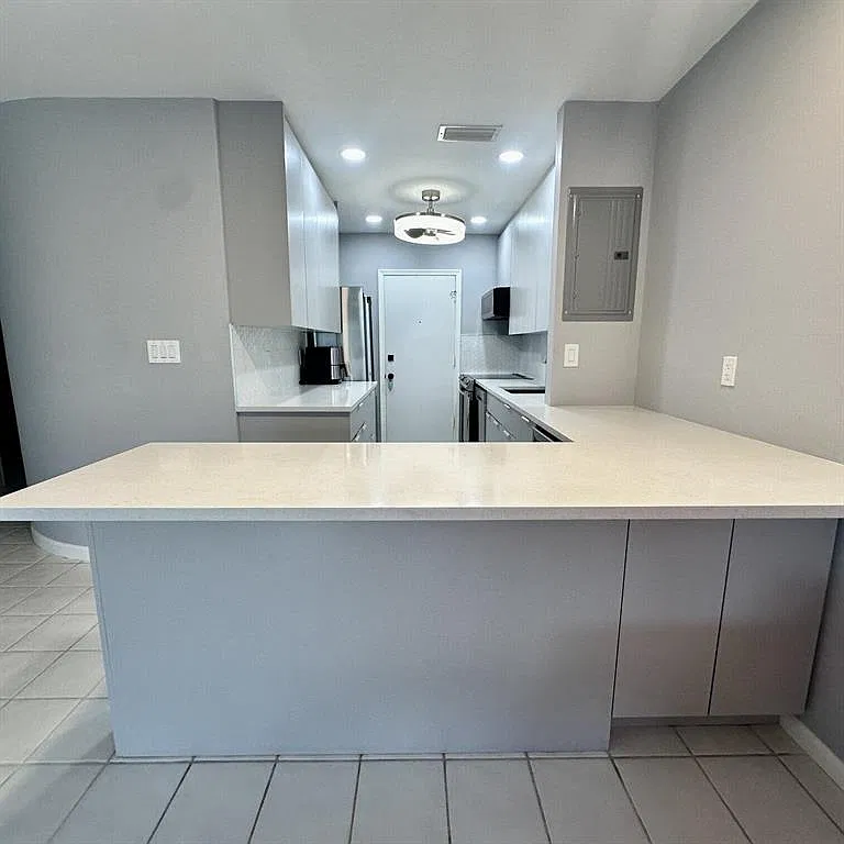 1 bed, 1.5 bath, 756 sqft, $1,600 — Photo 3