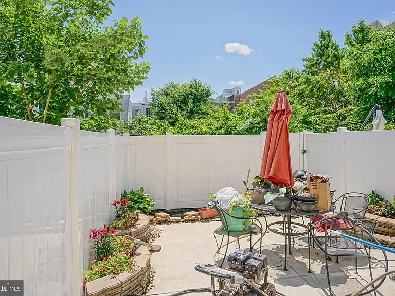 2332 Ellsworth St — Photo 29