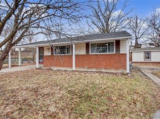 923 Joeard Ln, Saint Charles, MO 63301